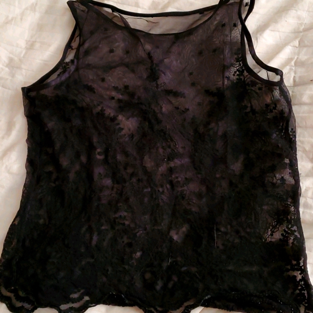 Lace shell